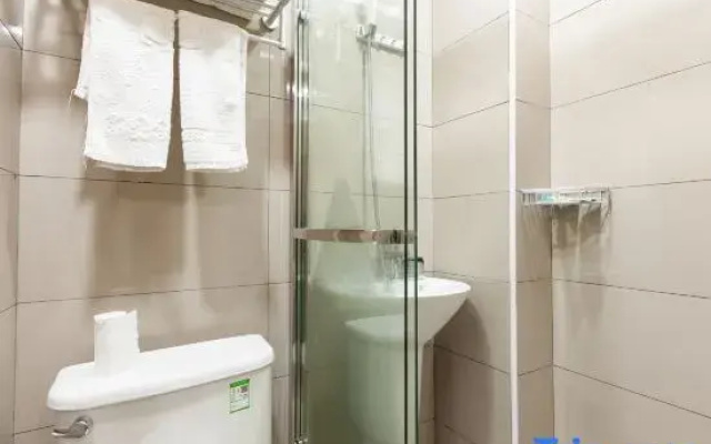 Shanghai Zihuan Business Hotel (Minhang Jiaotong University)