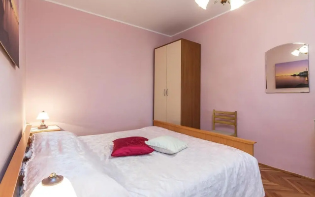 Beautiful Home in Pican With Wifi and 2 Bedrooms