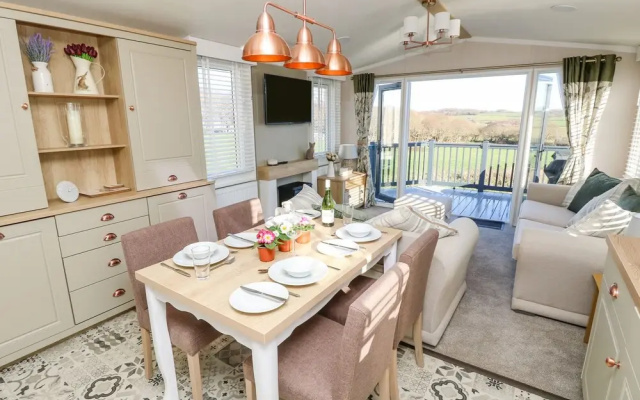 Vendee Lodge