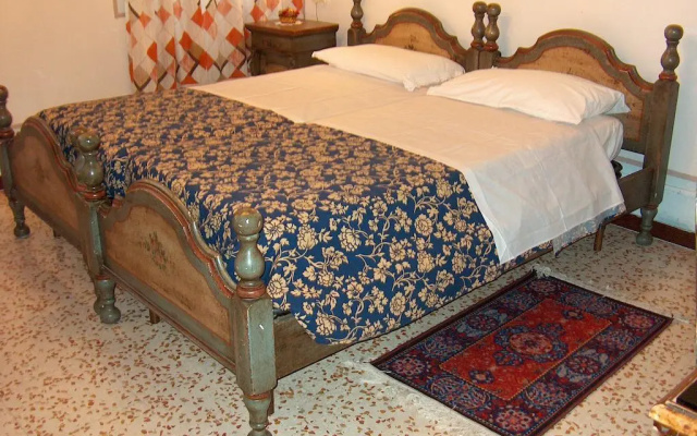 B & B Privacy