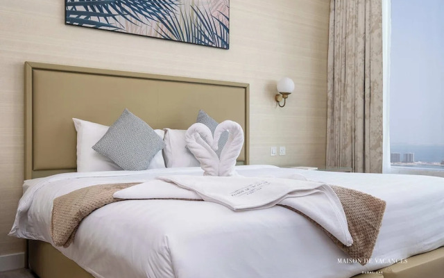 The Palm Tower 1 Corner Bedroom Dubai