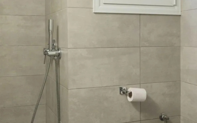 2 Bdrm apt for up to 6 Guests Next to Acropolis Museum