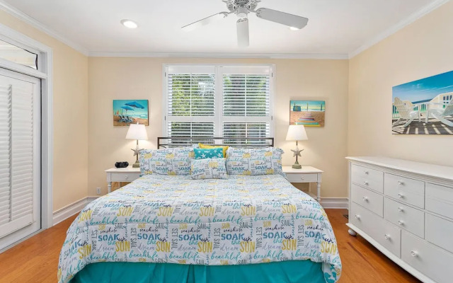 12 Live Oak Place by Hodnett Cooper