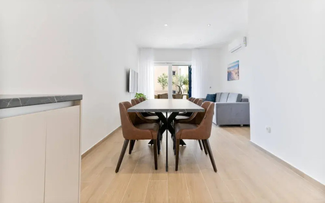 Luxury Living at Horizon Retreat