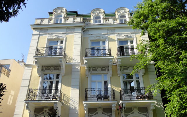 Hotel Park Villa вид на фасад
