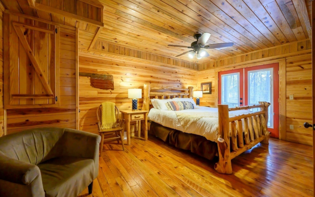 Kodiak Bear-hot Tub-playground-location!