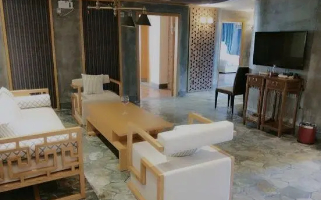 Yuansu Apartment (Shenzhen Bus Terminal)