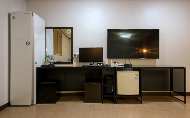 Gochang Hotel Moyangseong