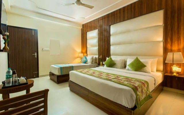 Hotel Earth