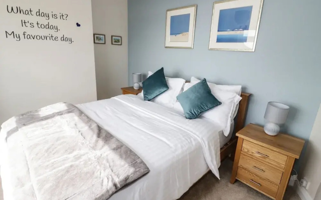4 Anglesey Road