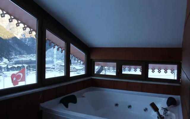Uzungol Ozturk Hotel