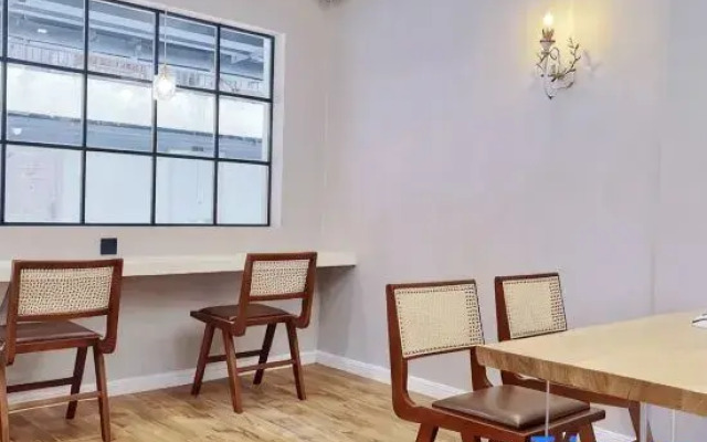 Qingpu Art Hotel