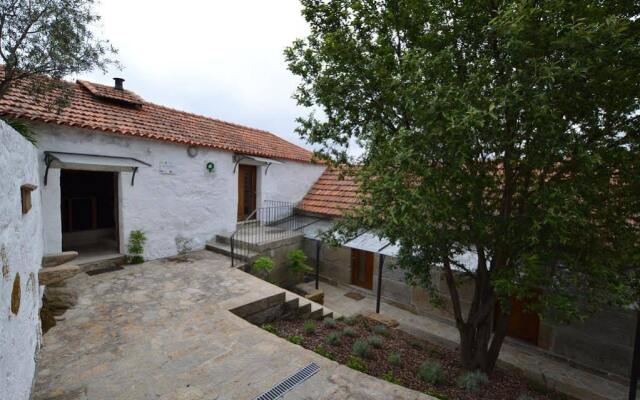 Отель Casa de Santa Cristina Португалия, Марку-ди-Канавезиш - отзывы, цены и фото номеров - забронировать отель Casa de Santa Cristina онлайн вид на фасад