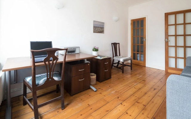 Queen Court Flat