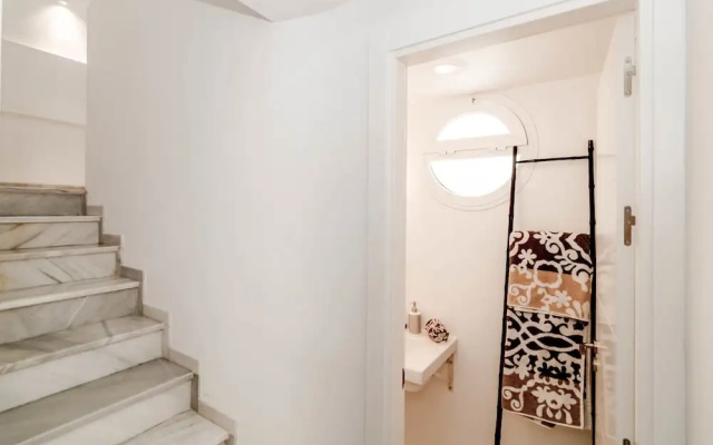 Ivy4- Modern 2 Bedroom Duplex Close To Beach