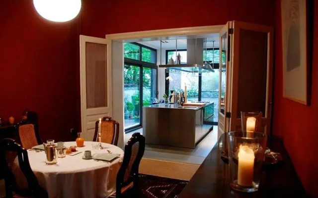 Bed  Breakfast 76