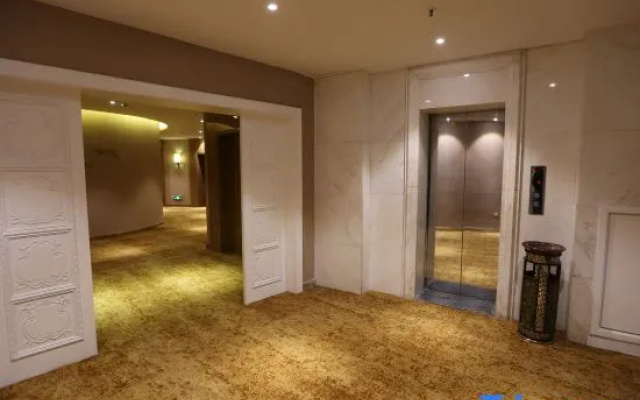 Roman Holiday Hotel