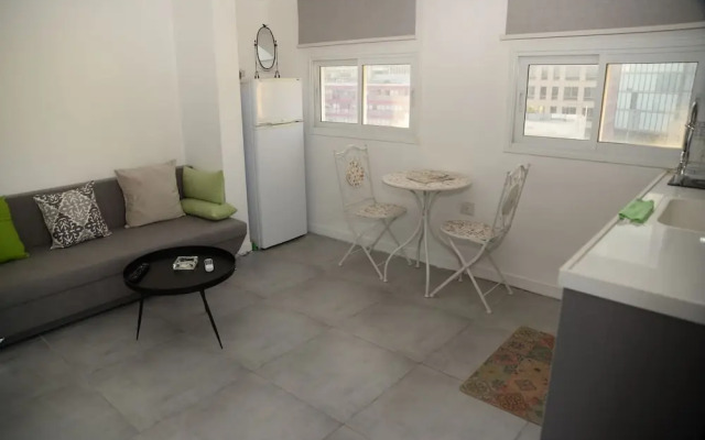 Rooftop Apartment Overlooking Rothschild