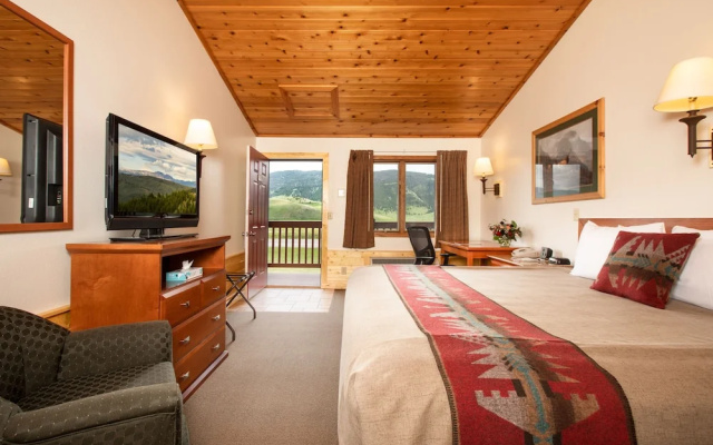 Flat Creek Inn