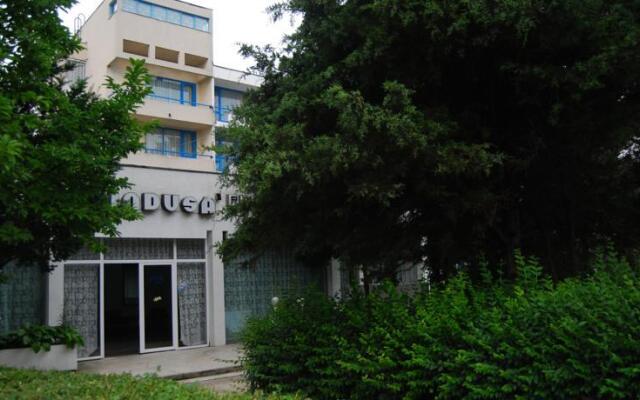 Hotel Brandusa вид на фасад