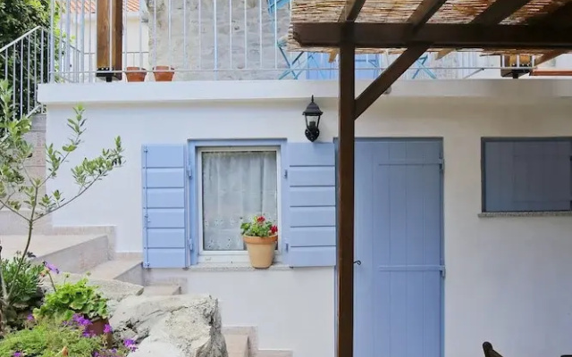 Stone House Apartment
