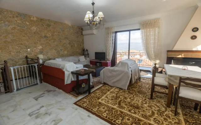 Raise Amfikleia Mountain House