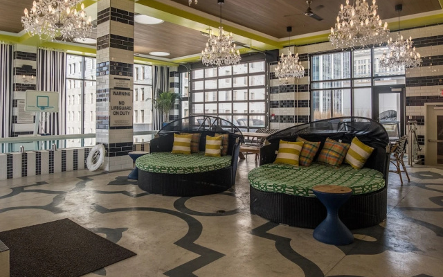 1 BR & 2 BR Apt in Central Business District by Frontdesk