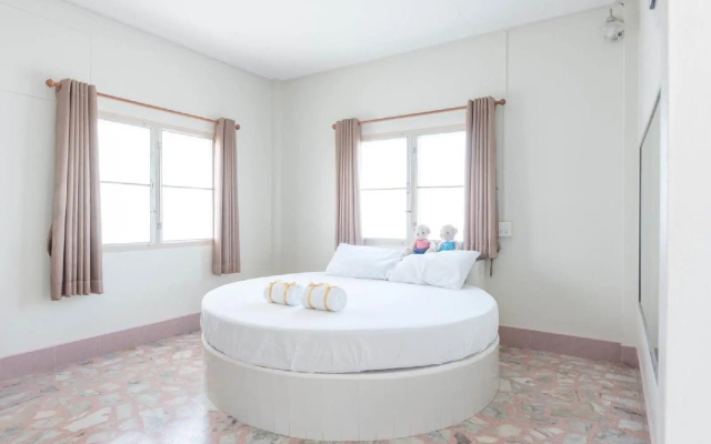 Chimphli Hotel