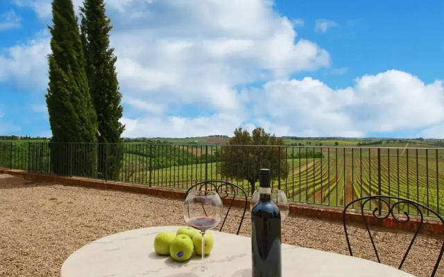 Quaint Farmhouse in Montepulciano with Pool