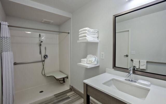 Hampton Inn & Suites, Hermosa Beach 0