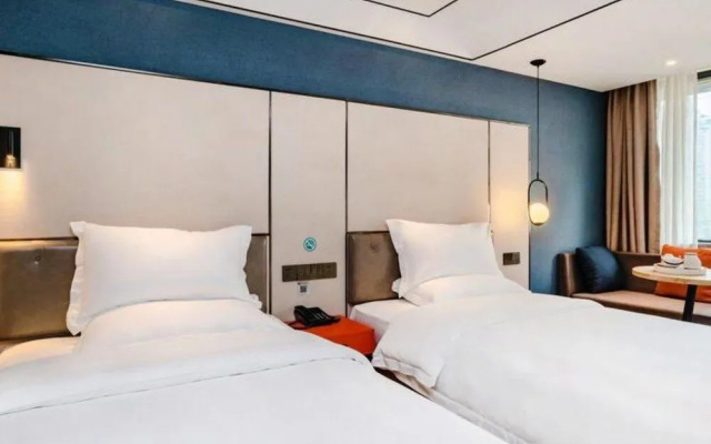 Vyluk Hotel Chongqing Light Rail Station