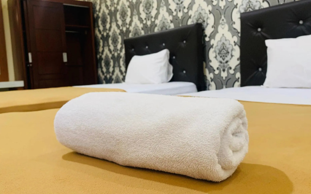 Asmi Hotel