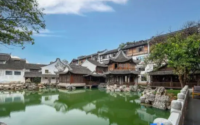 Yanguan Chaoyuezhicheng Xuande Gate Hotel