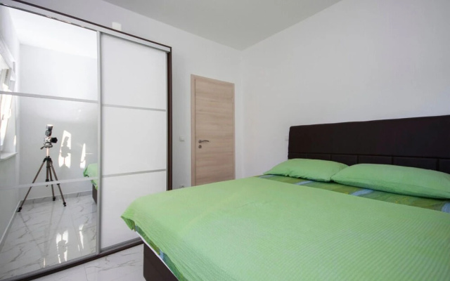 Beautiful Apartment in Rogoznica With 1 Bedrooms and Wifi