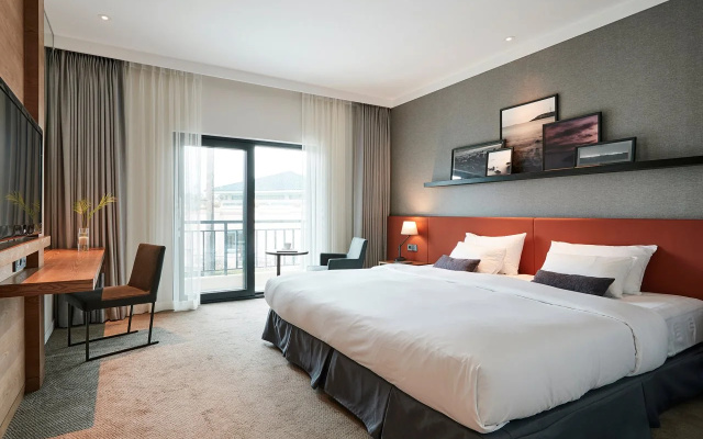 The Suites Hotel Jeju