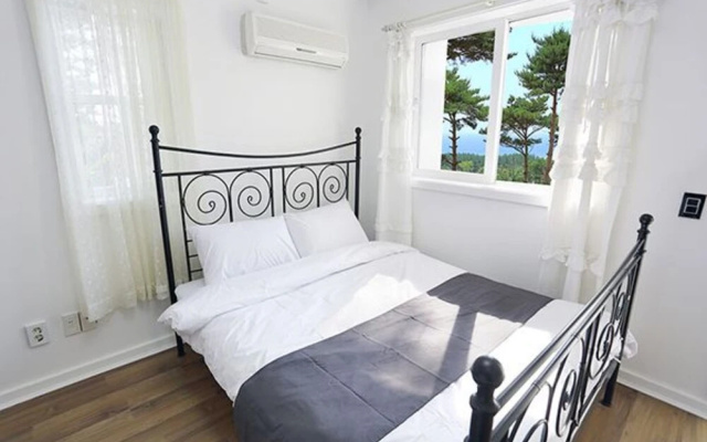 Anmyeongdo Mediterranean Pension