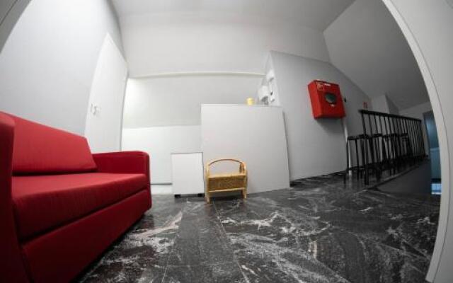 Гостиница Attic Hostel Saint-Petersburg в Санкт-Петербурге отзывы, цены и фото номеров - забронировать гостиницу Attic Hostel Saint-Petersburg онлайн Санкт-Петербург комната для гостей