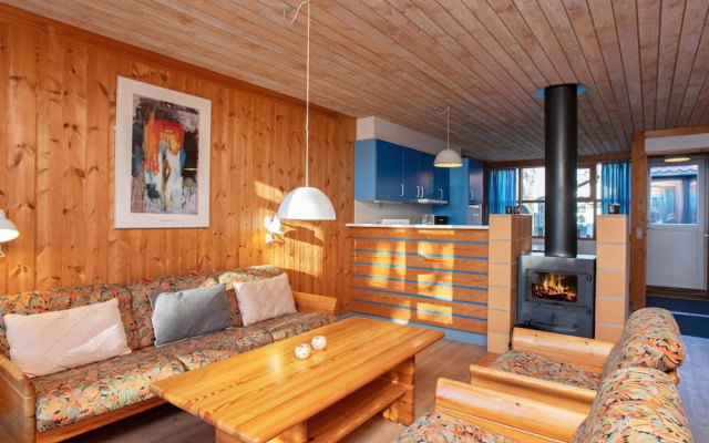 3 Rooms, 1st Row, 2+4 People, 82m2