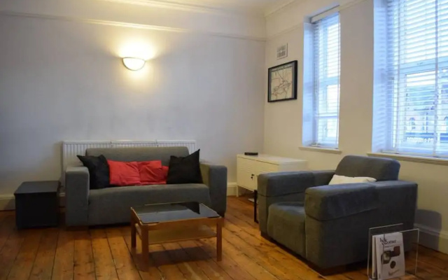 1 Bedroom Flat Near Richmond Park