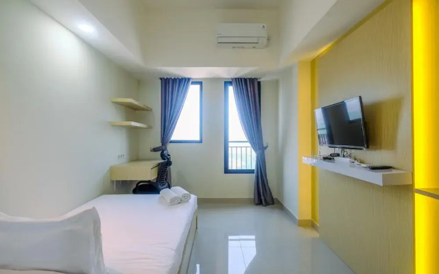 Cozy Living Studio Room at Evenciio Margonda Apartment