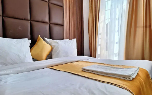 Luxxe Suites By Almond