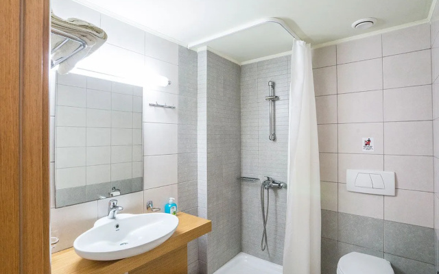 Athina Beach Hotel