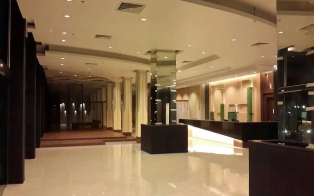 Alvarez Hotel