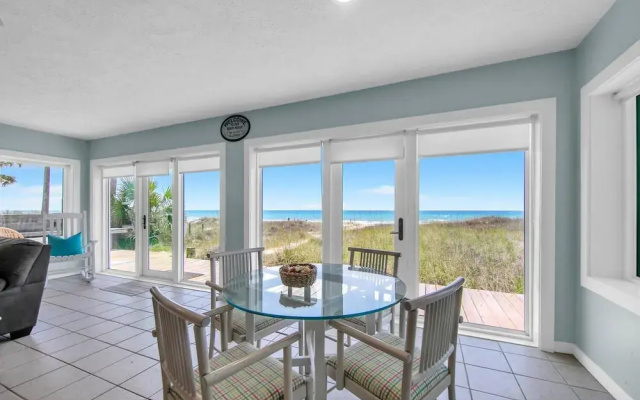 Belles Beach House