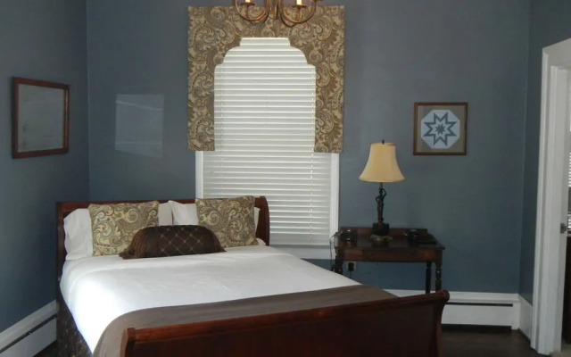The Ashford Inn