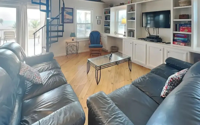 Beach Oasis by Ryson Vacation Rentals