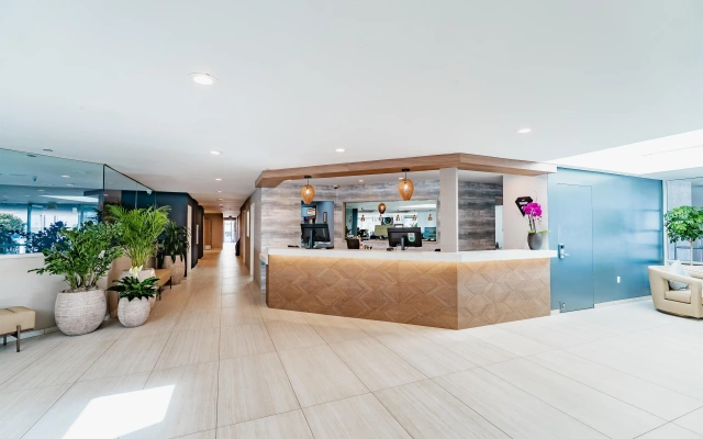 Bay Club Hotel & Marina