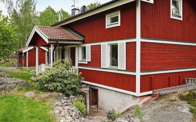 7 Person Holiday Home in Ljusterö