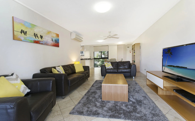 Clubb Coolum Beach Resort
