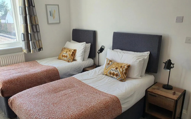 North Cambridge Guesthouse- Paymn Club